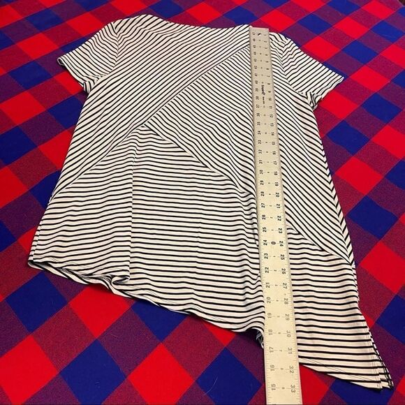 NWT Chico’s White Black Asymmetrical Tunic 3/4 Sleeve Top Size 2 NEW - Picture 7 of 8